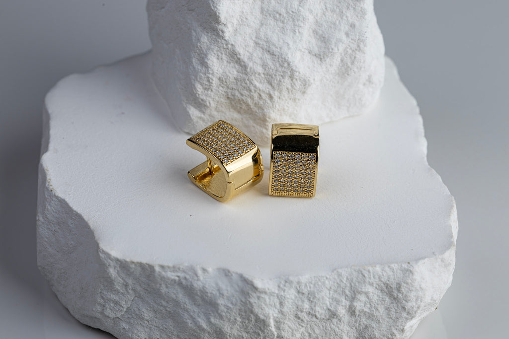 CAMi 18k Gold Filled Iced Chunky Square Clicker Earrings – Bold, Sparkling & Handcrafted in Brazil
