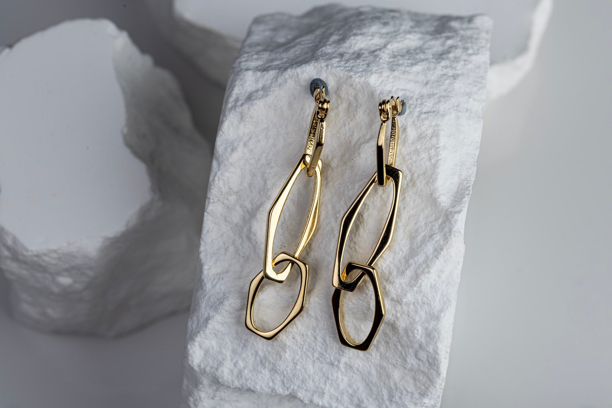 CAMi 18k Gold Filled Geometric Dangle Earrings – Modern, Versatile & Handcrafted in Brazil