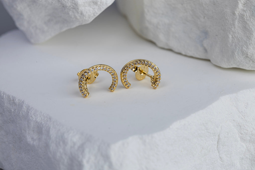 18k Gold Filled Half Round CZ Stud Earrings – Modern, Elegant & Handcrafted in Brazil