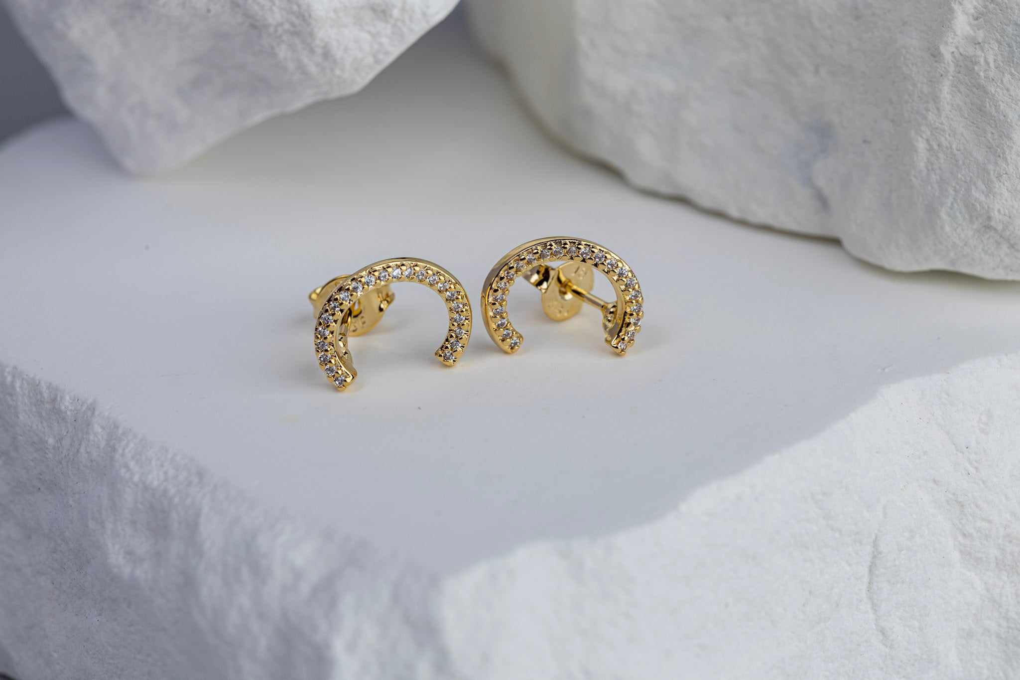 18k Gold Filled Half Round CZ Stud Earrings – Modern, Elegant & Handcrafted in Brazil