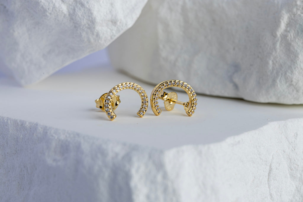 18k Gold Filled Half Round CZ Stud Earrings – Modern, Elegant & Handcrafted in Brazil