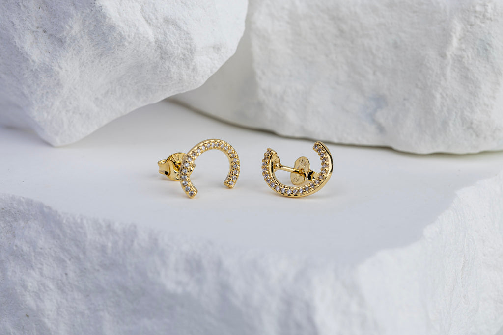 18k Gold Filled Half Round CZ Stud Earrings – Modern, Elegant & Handcrafted in Brazil