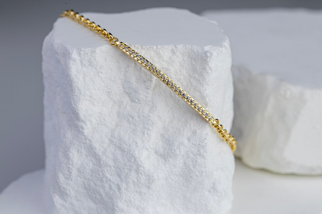 CAMi 18k Gold Filled 2mm CZ Bar Bracelet – Minimalist, Elegant & Handcrafted in Brazil