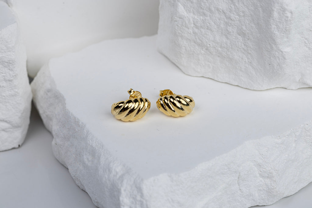 CAMi 18k Gold Filled Croissant Stud Earrings – Modern, Chic & Timeless