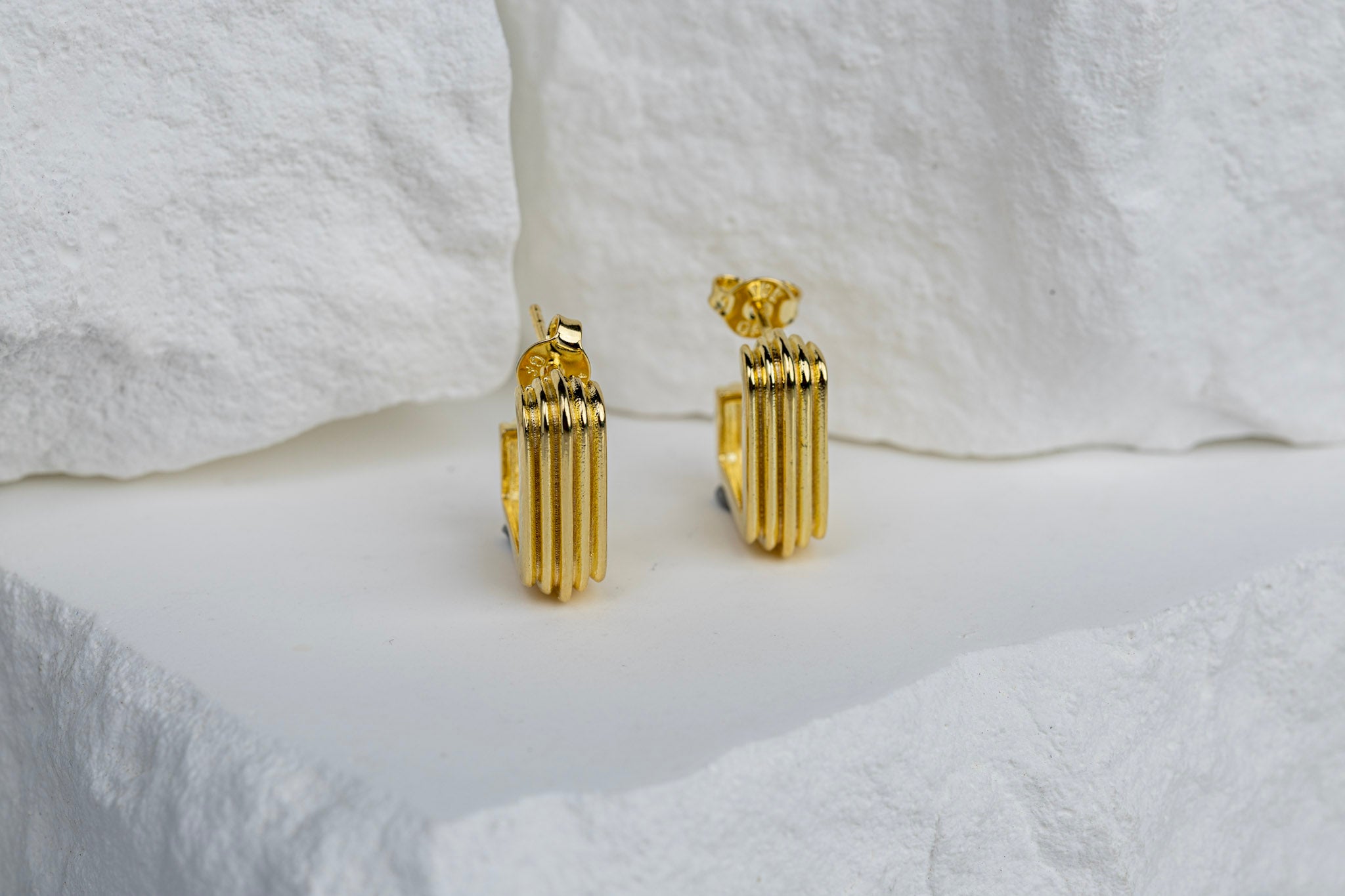 CAMi 18k Gold Filled Geometric Ridged C-Hoop Earrings – Modern, Bold & Sophisticated