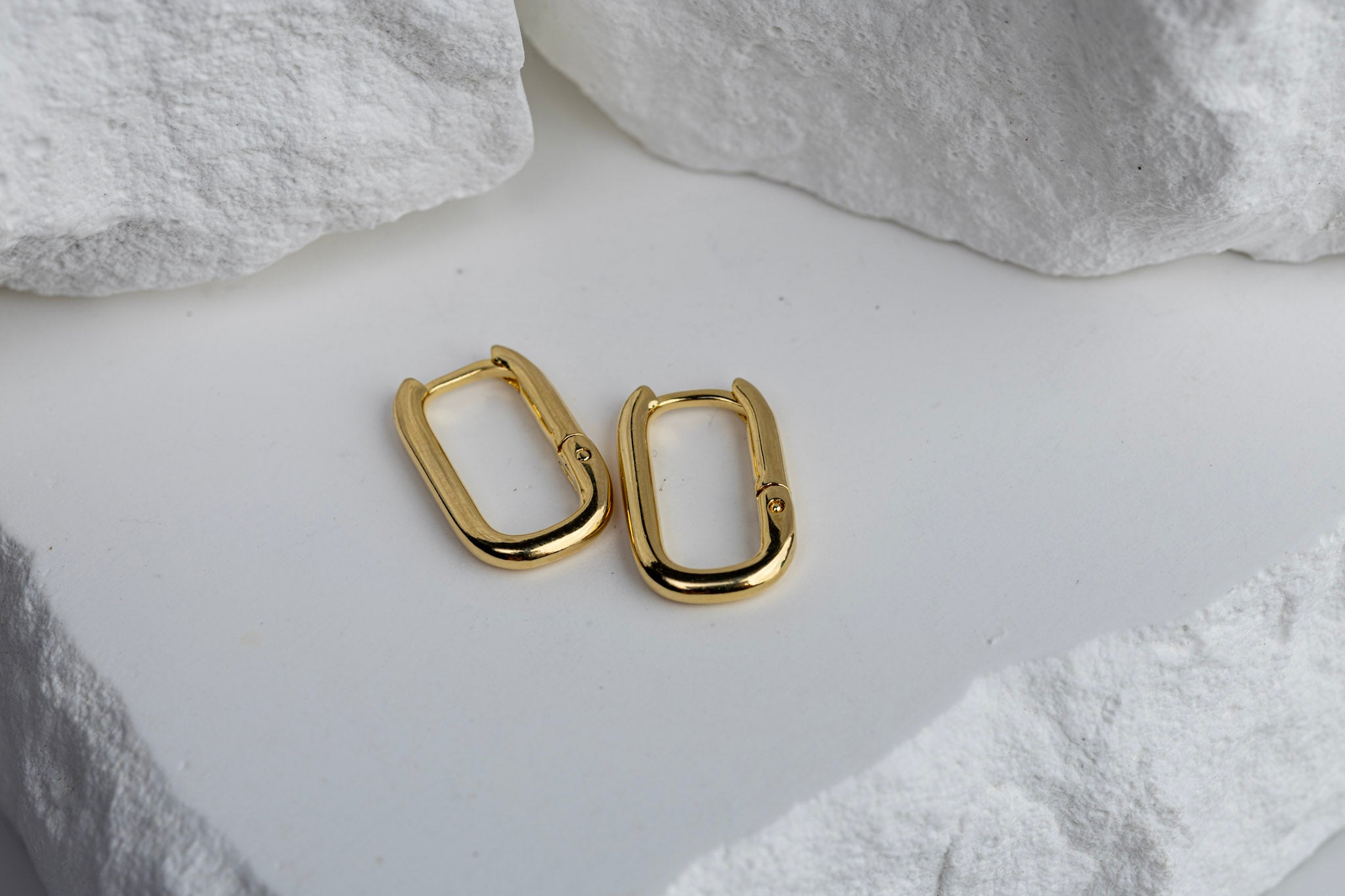 18k Gold Filled Polished Rectangle Clicker Earrings – Modern, Sleek & Eye-Catching