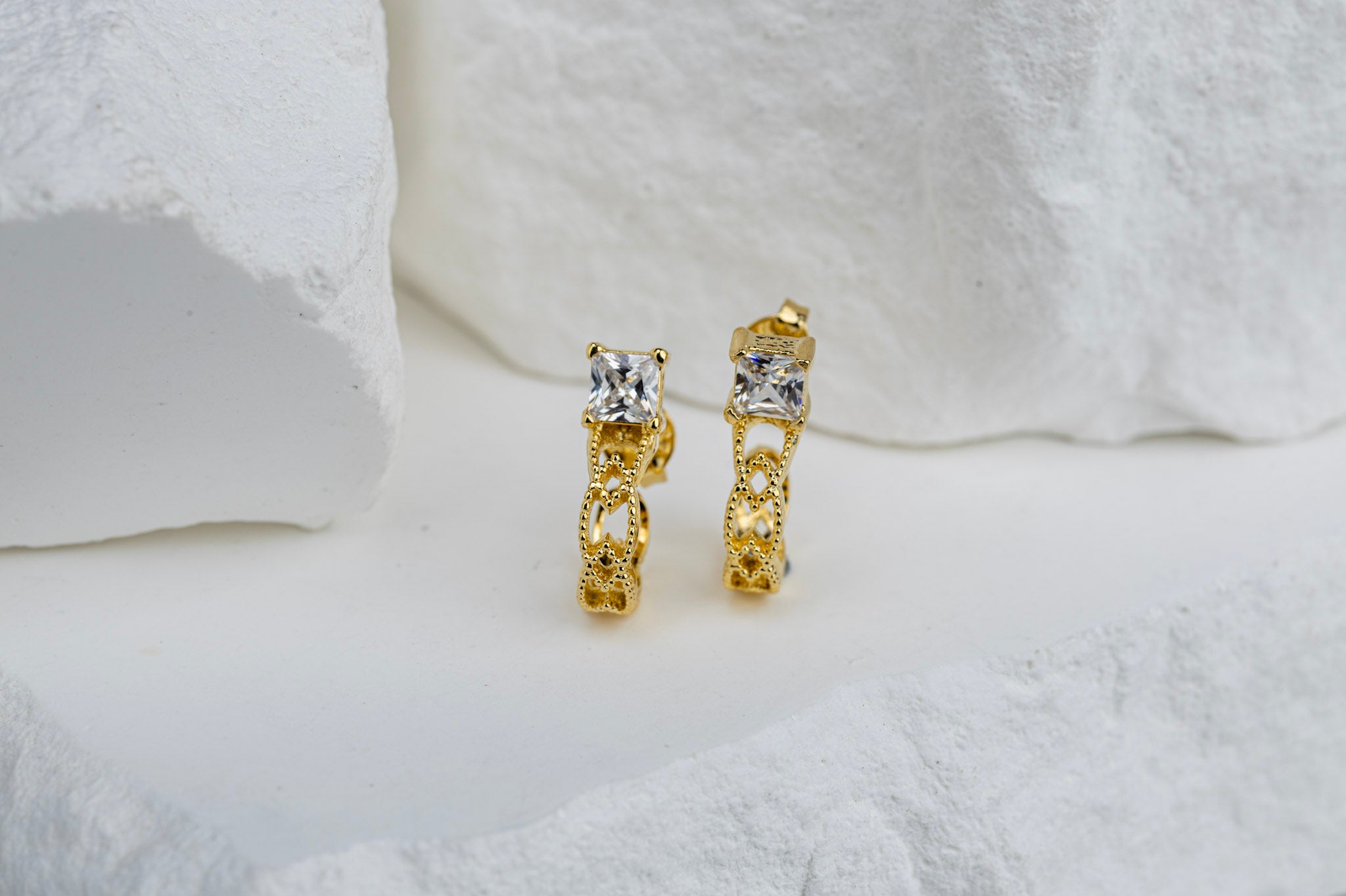 18k Gold Filled Vintage Princess Cut CZ Detailed C-Hoop Earrings – Classic Glamour with a Modern Twist