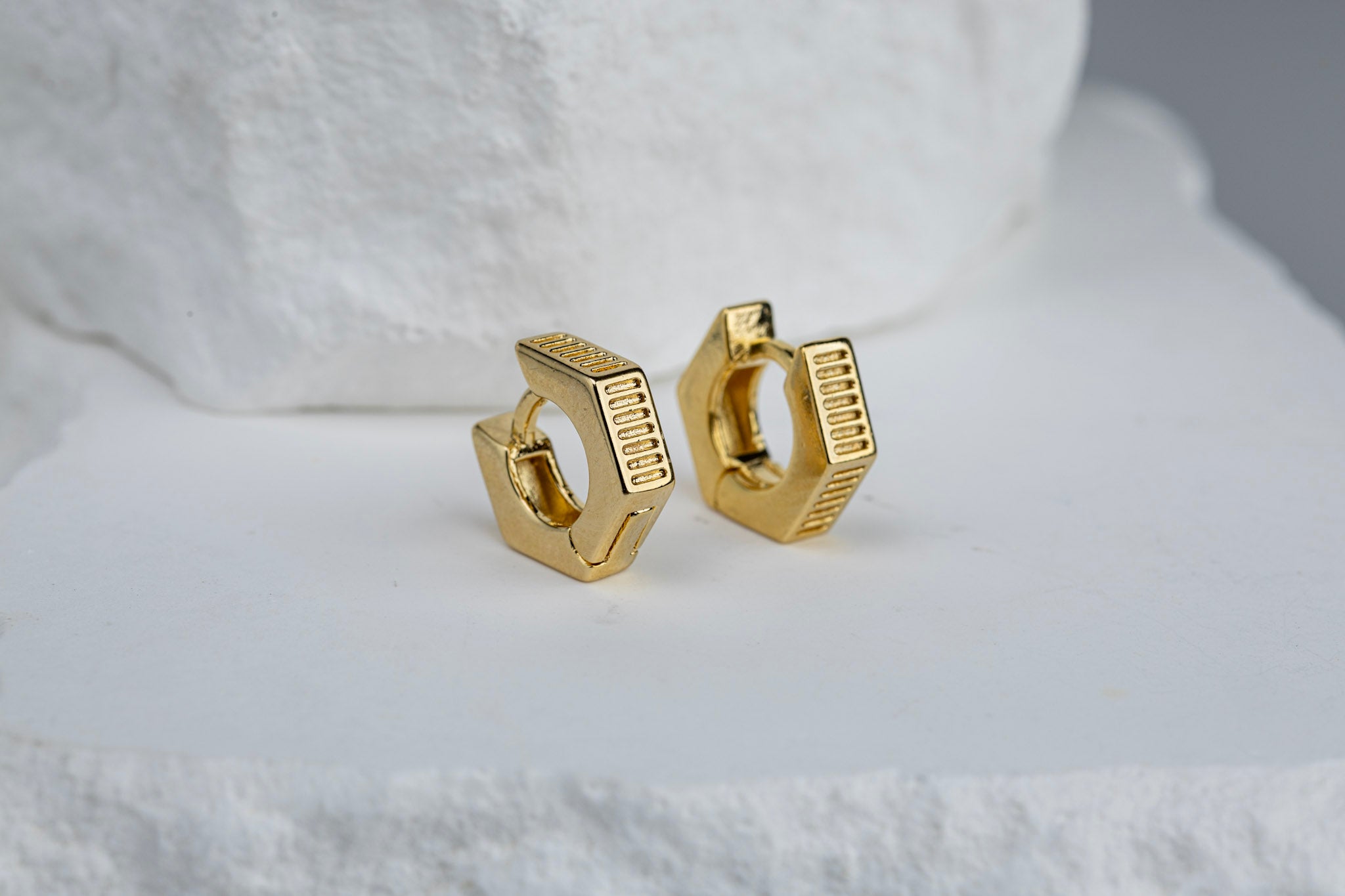 18k Gold Filled Textured Clicker Hoop Earrings – Chic, Versatile & Everyday Elegant