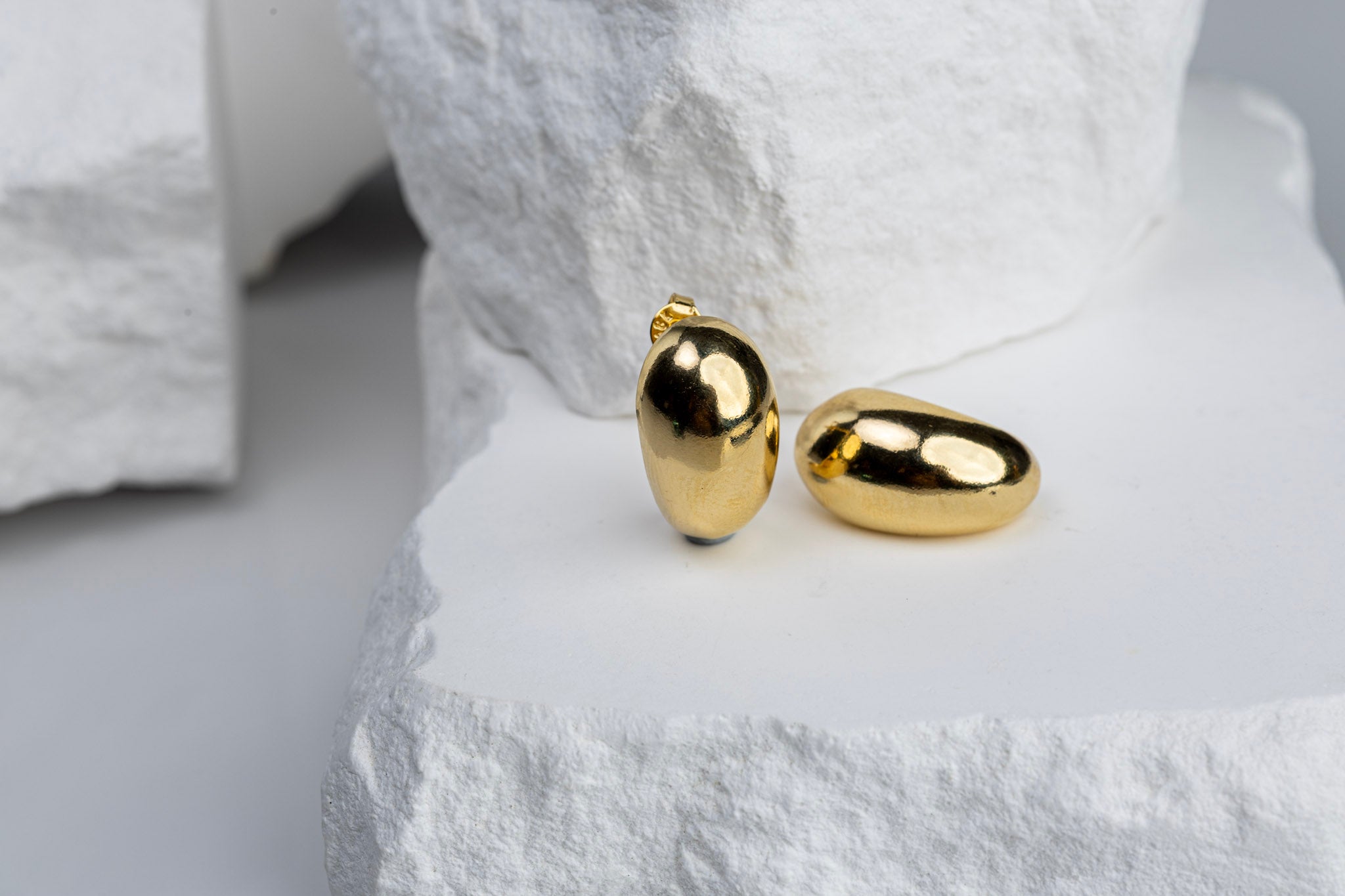 CAMi 18k Gold Filled Medium Dome Earrings – Classic, Polished & Handcrafted in Brazil