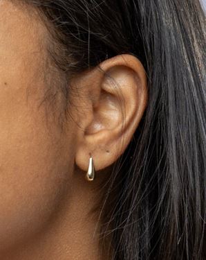CAMi 18k Gold Filled 10mm Teardrop Stud Earrings – Minimalist, Elegant & Everyday Chic
