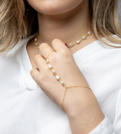 18k Gold Filled Baroque Pearl Hand Chain – Unique, Elegant & Handcrafted in Brazil
