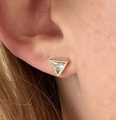 CAMi 18k Gold Filled Triangle CZ Stud Earrings – Modern, Minimalist & Sparkling