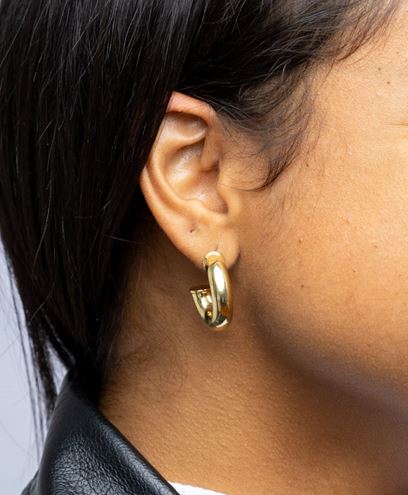 CAMi 18k Gold Filled 25mm Chubby C-Hoop Earrings – Bold, Modern & Effortlessly Chic