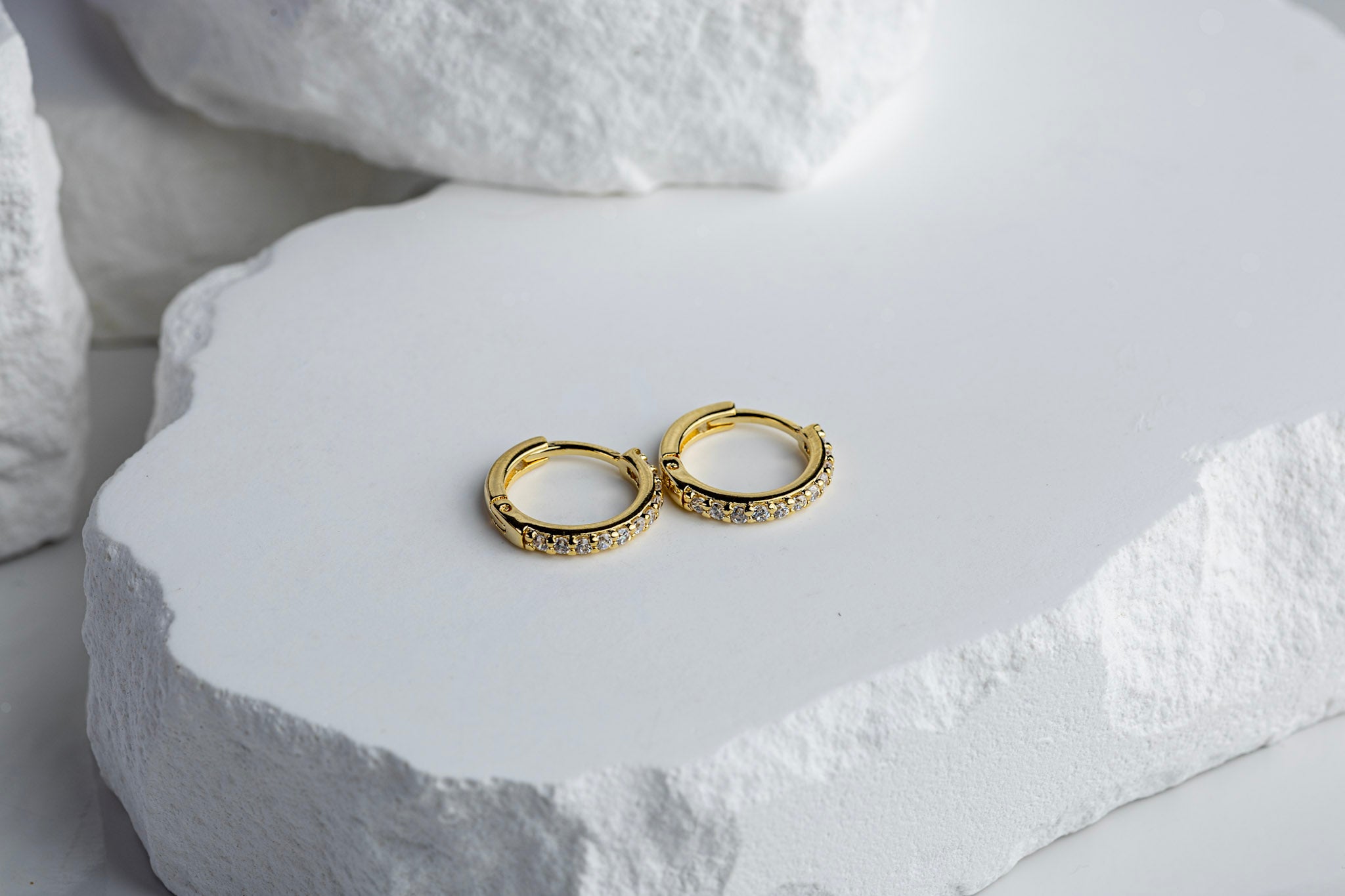 CAMi 18k Gold Filled 15mm CZ Hoop Earrings – Classic, Sparkling & Handcrafted in Brazil