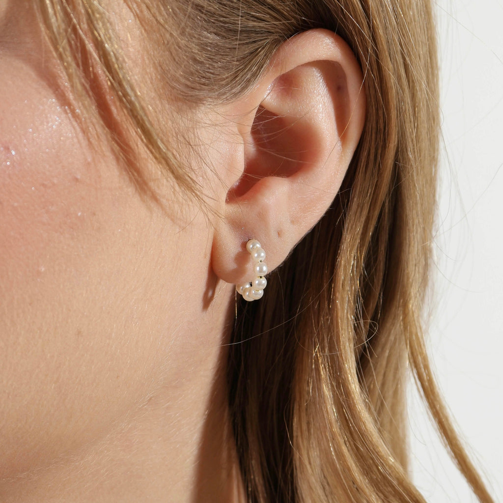 18k Gold Filled 15mm Simulated Pearl Bead Half-Hoop Earrings – Elegant, Feminine & Timeless